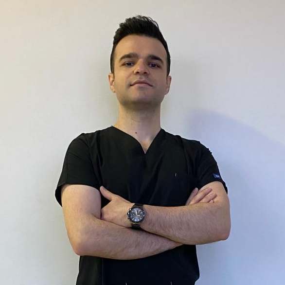 Physiotherapeut Mertcan wurde erfolgreich durch DIH ProPhysio nach Oerlinghausen vermittelt und startet dort seinen Beruf.